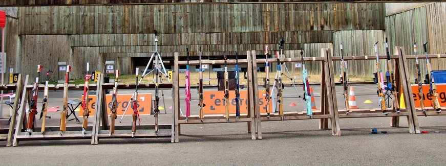Luftgewehre am Schießstand 023