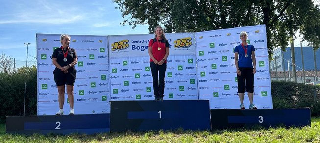 v.l.n.r. Susanne Häntsch, Bianca Speicher, Andrea Sommer 5_Siegerehrung_Bianca_Speicher