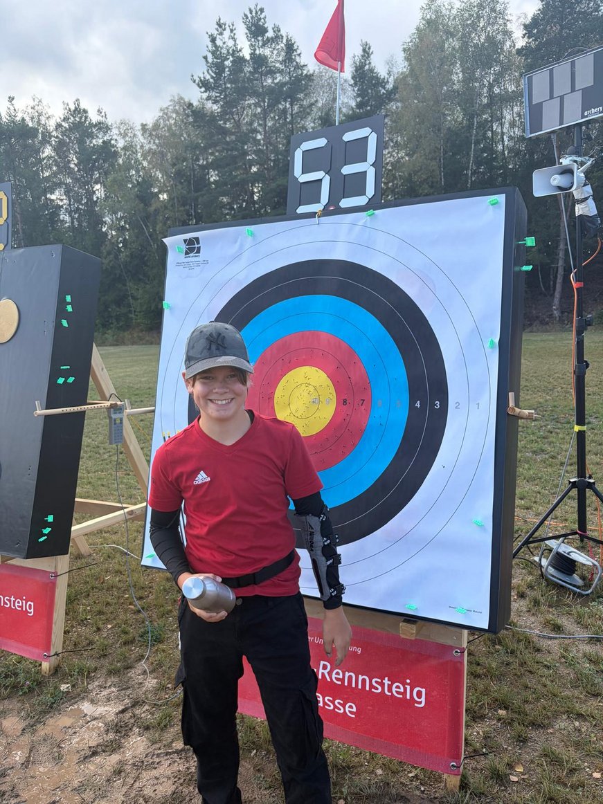 „Treffsicherheit trifft gute Laune: Henning Barth zeigt, dass bei aller Spannung der Spaß am Bogensport nicht zu kurz kommt.“ Bild_2_Henning_Barth_2026-08-22-20-30-43__002_