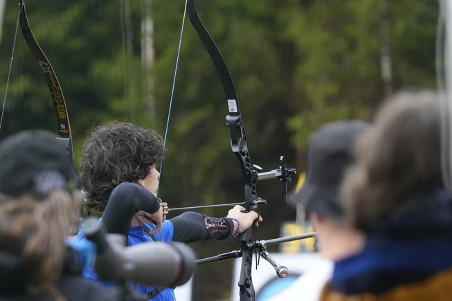 „Volle Konzentration auf den nächsten Pfeil: Samuel Eckstein behauptet sich bei der Deutschen Meisterschaft in Suhl im Spitzenfeld.“ Bild_A_Samuel_Eckstein_1000528742
