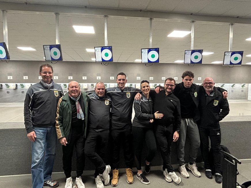 v.l.n.r. Mannschaft Püttlingen Armin Nosbüsch, Silvain Weber, Sébastian Roth, Frédéric Schaff, Claire Romang, Jerome (Unterstützer), Anthoni Wey und Thomas Mootz Bild_9_Puettlingen_Mannschaft