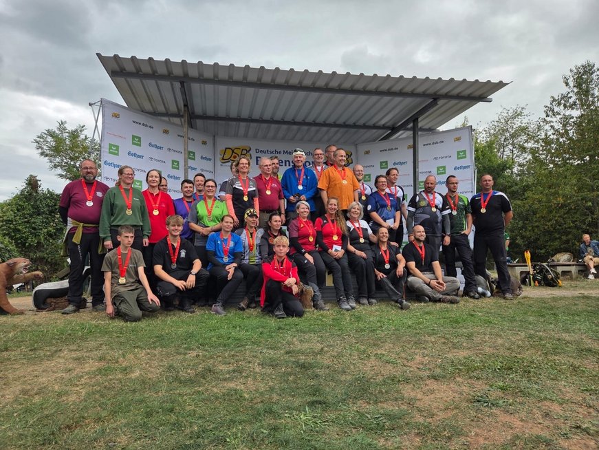 Bild_5_Gruppenbild_der_Medailliengewinner