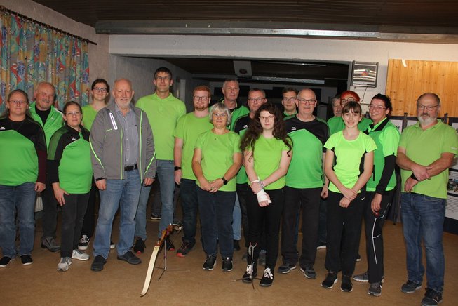 Stolze Schützengilde Welschbach mit Bernd Schneider Präsent Schützenverband Saar IMG_6676