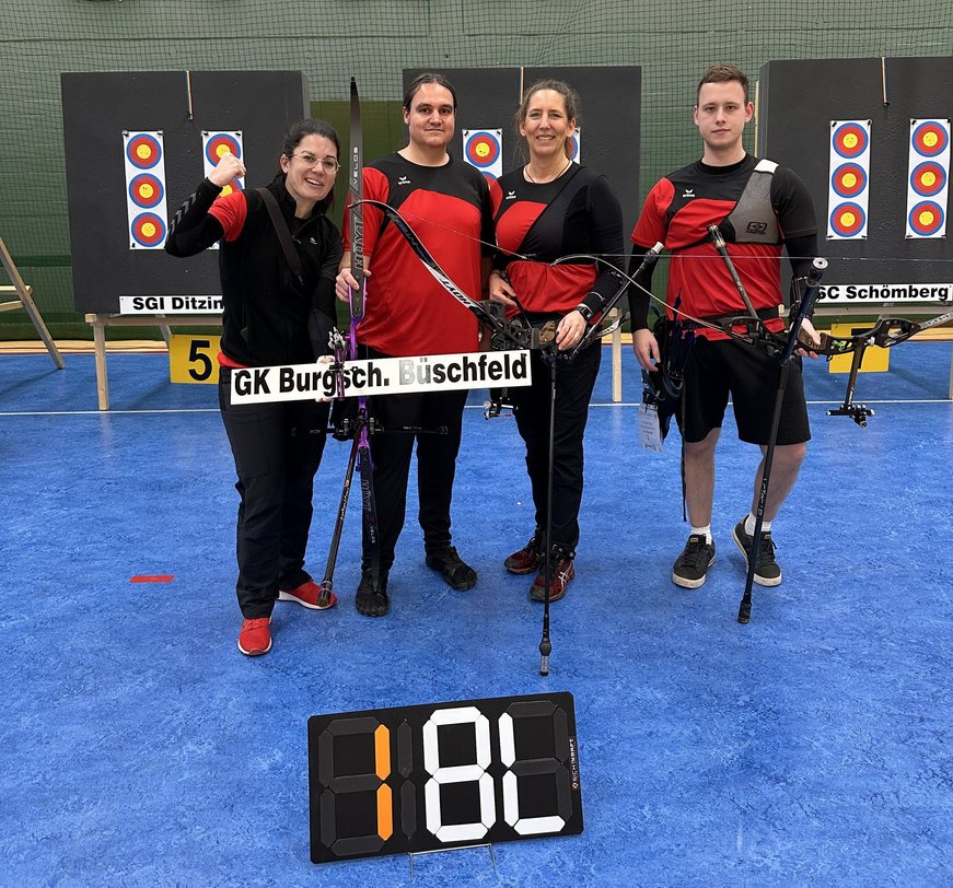 v.l.n.r. Mannschaft Büschfeld Kathrin Jakobs (Mannschaftsführerin), Heiko Barzen, Bianca Speicher und Lars Utscheid Bild_2_Mannschaft_Bueschfeld