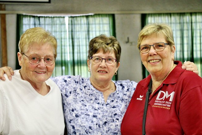 v.l.n.r. Gerlinde Morsch, Waltraud Mandler und Edith Reinke 017