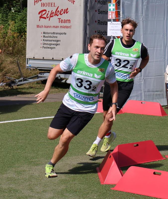 Vorne Jean-Luc Diehl (SA) gefolgt von Luca Schurr (WT) Bild_4_Jean-Luc_Diehl_im_Lauf