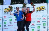 Jubelnde Gewinnerinnen Recurve Damen - Bianca Speicher (rechts)
